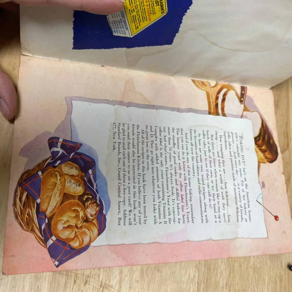 Vintage 1943 Fleischmanns Yeast The Bread Basket Recipe Booklet Cookbook WWII